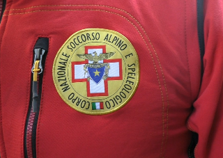 Donna torinese precipita in un dirupo e muore durante un’escursione nel Maceratese